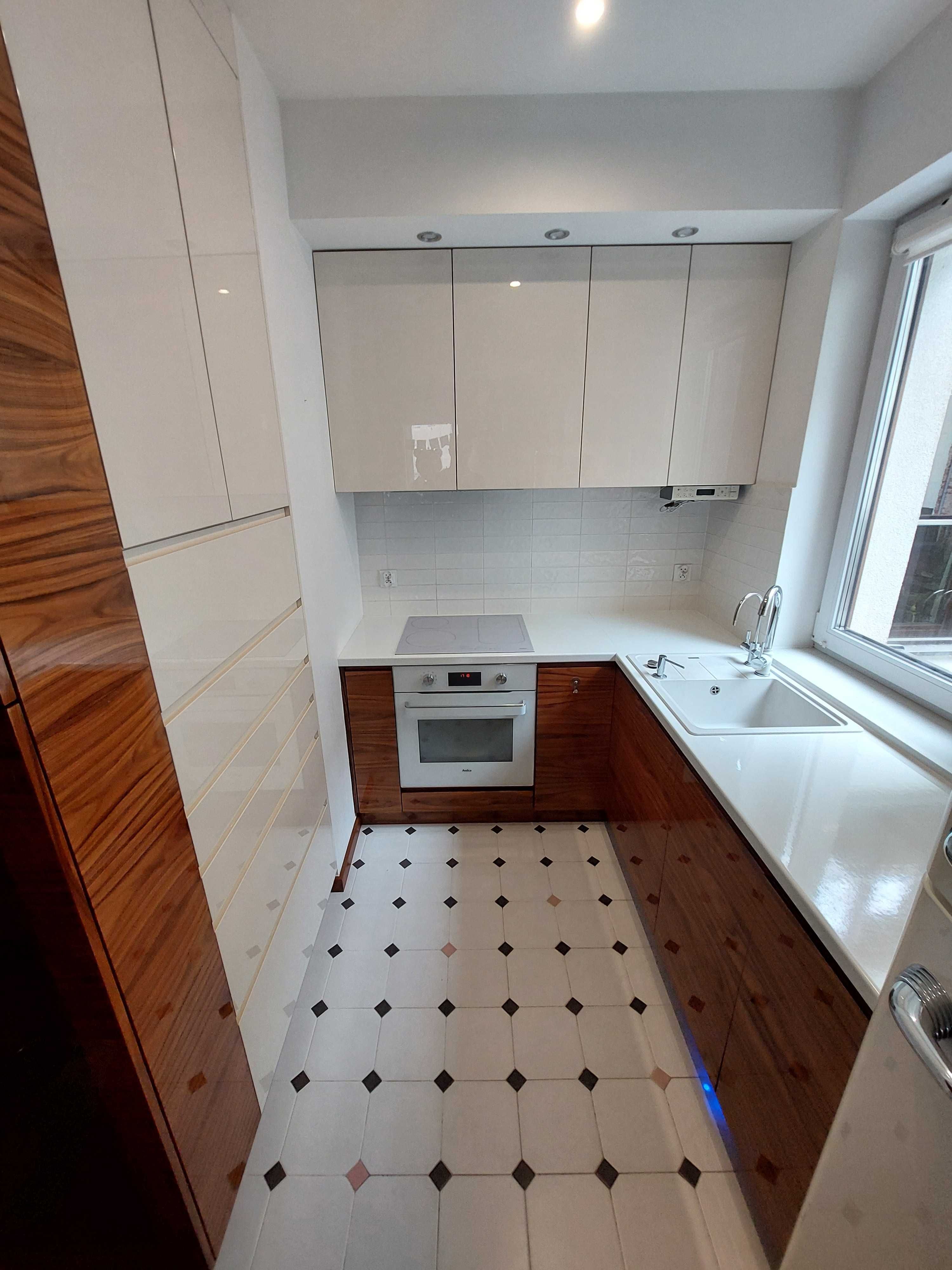 45 m2, dwa pokoje, METRO SZWEDZKA