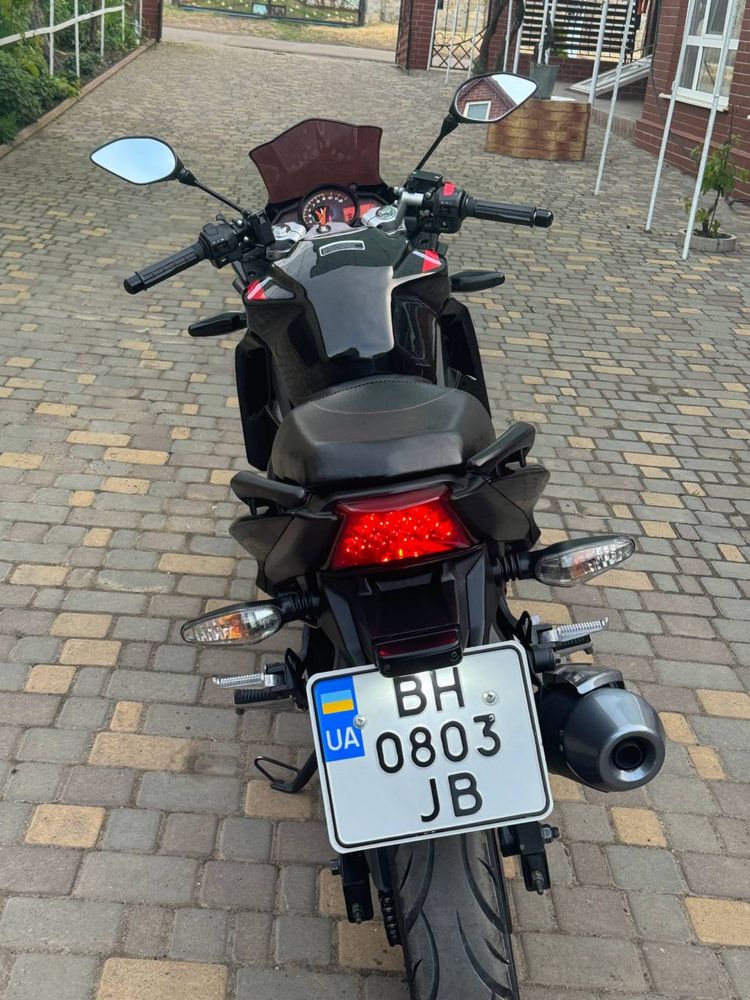 Продам мотоцикл Lifan kpr 200
