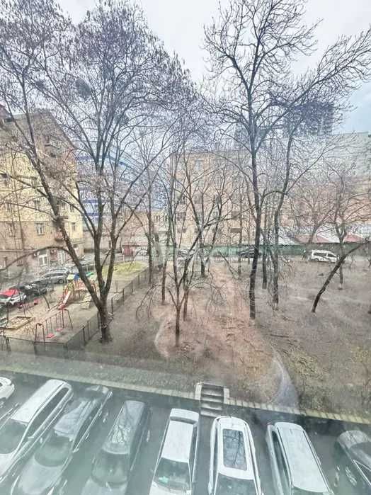2-к. кв.  вул. Велика Васильківська, ідеальна для орендного бізнесу