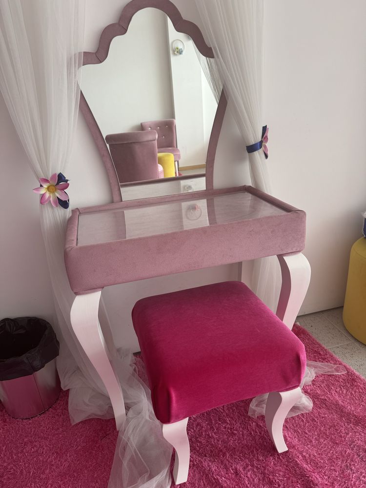 Vendo toucador rosa