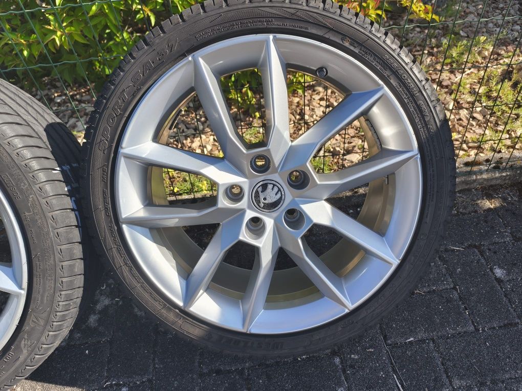 Orginalne felgi z oponami Skoda Octavia RS III