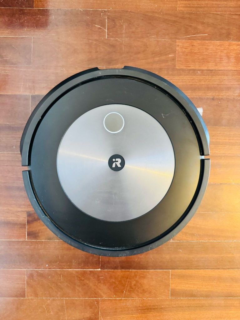 Roomba j7+ com base autolimpante + peças extra | iRobot robô aspirador