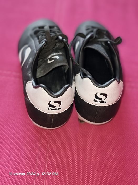 Продам копки футбольні в хорошому стані.привезені з Польщі.