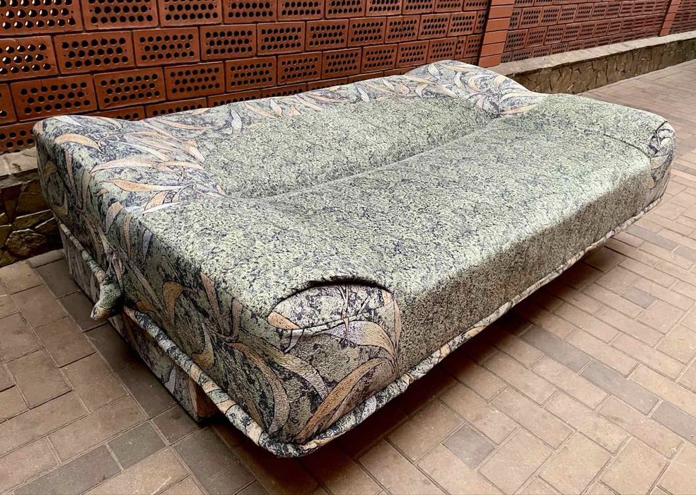 Компактний, стильний диван-ліжко "Алекс"  в НОВОМУ стані.