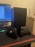 Xbox series X 2 pady +4 gry