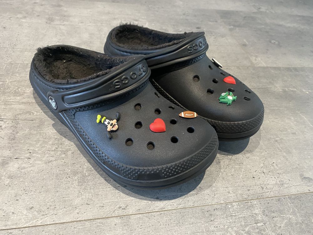 Zestaw przypinek Crocs 19 szuk + bransoleta Crocs Jibbitz