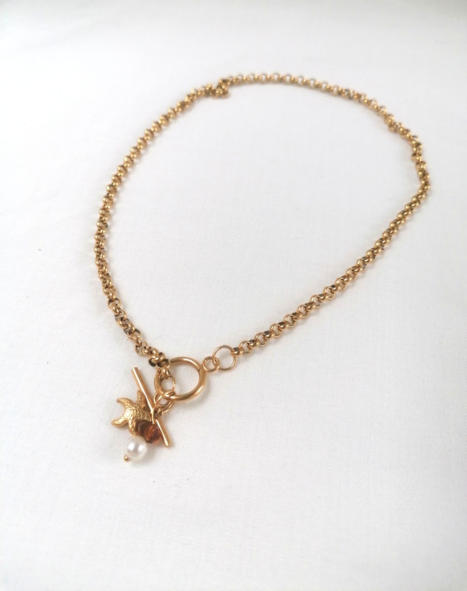 Colar Corrente Dourada com Pendentes
