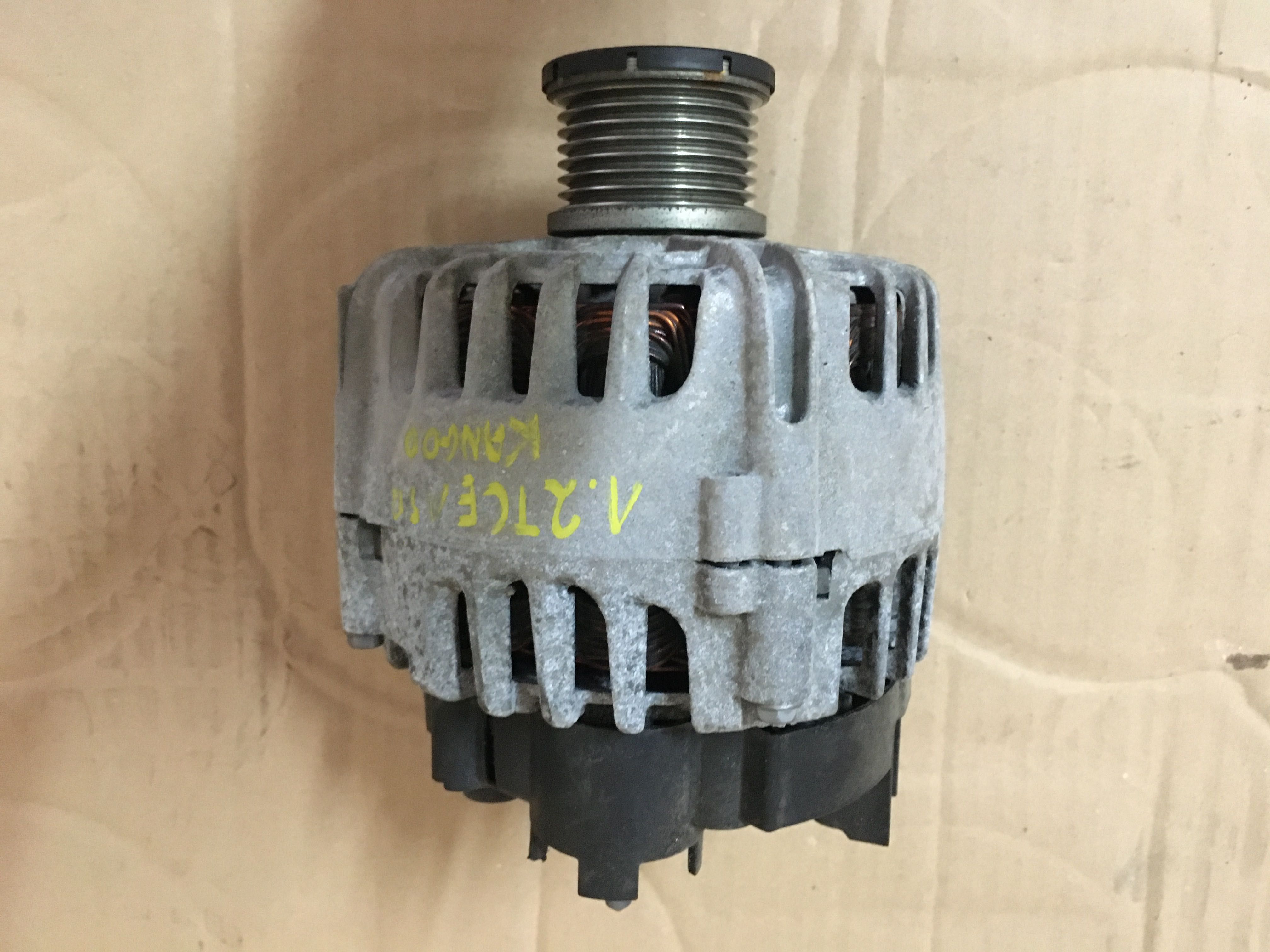 Alternator Renault Kangoo Megane Scenic 1.2 tce