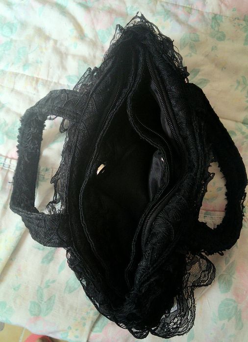 Carteira de senhora, preta, estilo Vitoriano