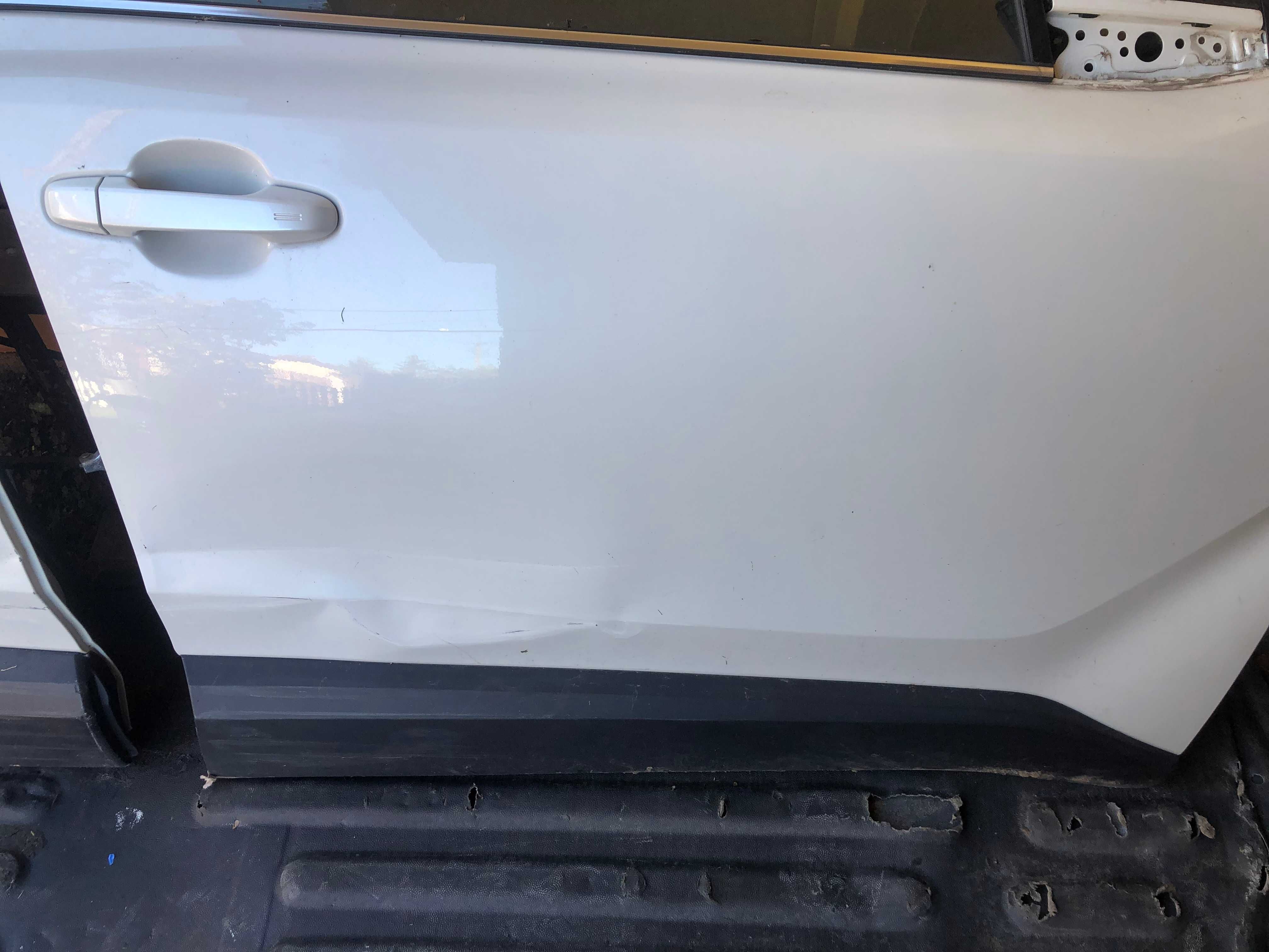 Drzwi Toyota CHR prawa strona uszkodzone