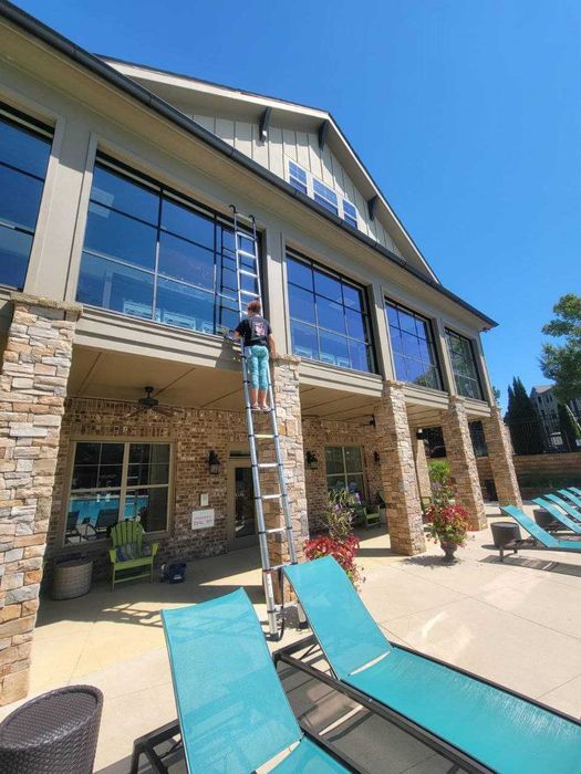 Mycie okien na wysokości,
sprzątanie po remoncie,Pomoc domowej