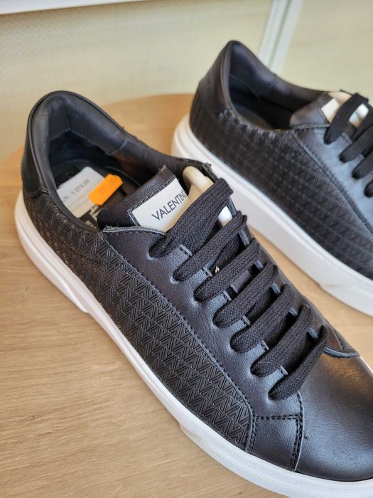 Valentino Sneakersy skórzane na platformie