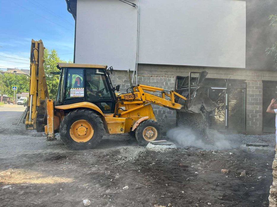 Послуги екскаватором JCB