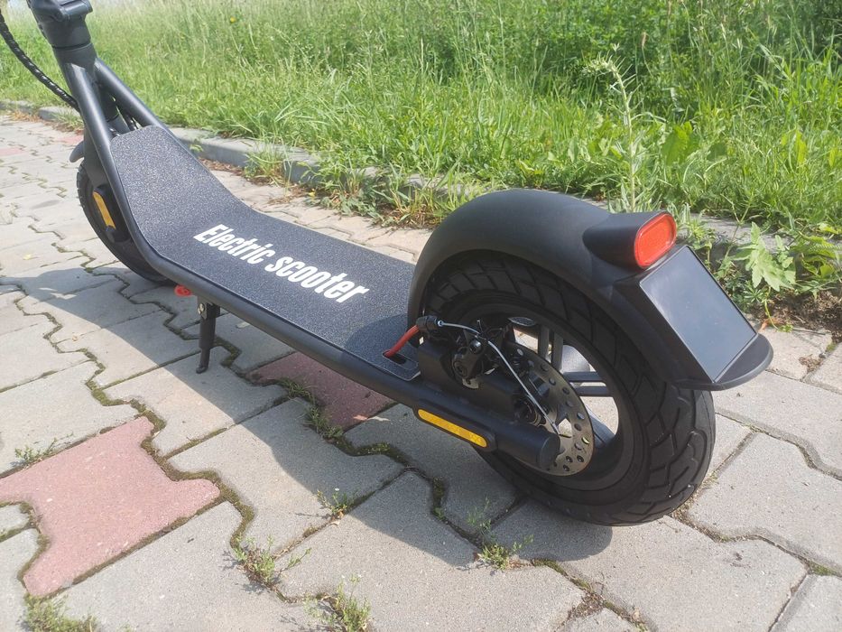 100% Nowa Duża 10cali 350W 30km/h Hulajnoga Elektryczna 10ah Mocna