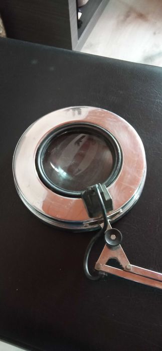 candeeiro de estética com lupa