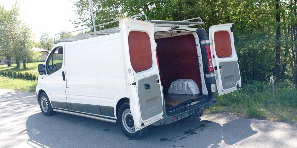 Opel Vivaro2008rok 2.5cdti 115KM 271tys km,6biegowa skrzynia