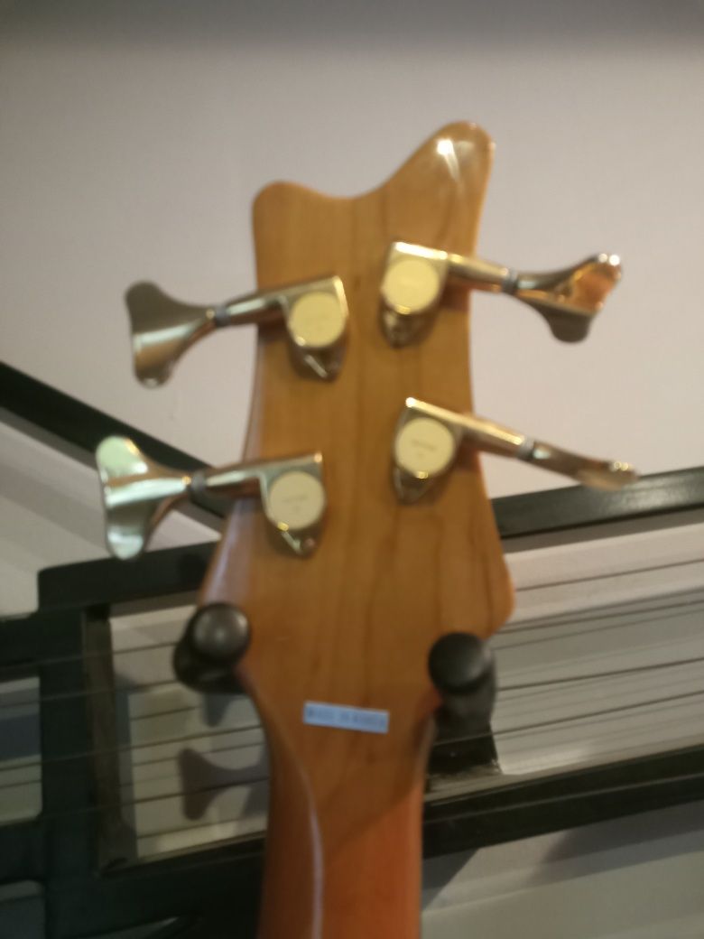 Gitara basowa Fenix