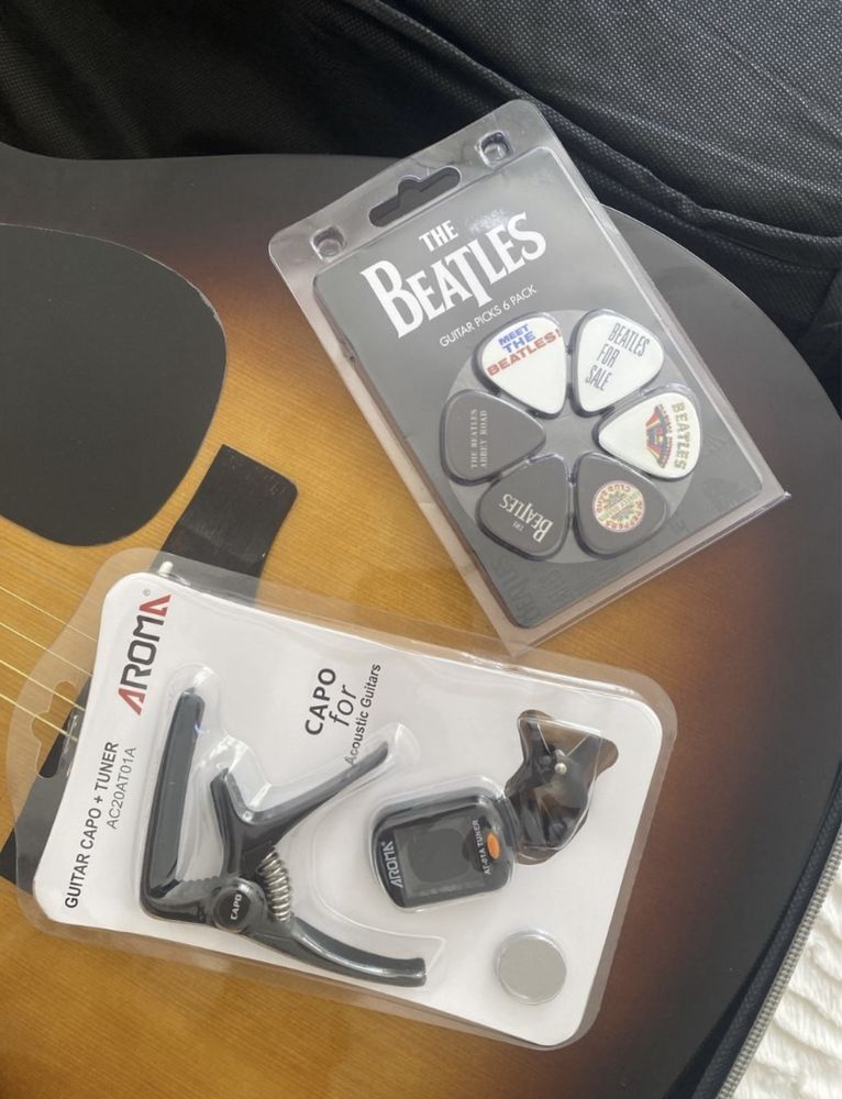 Guitarra YAMAHA Nova