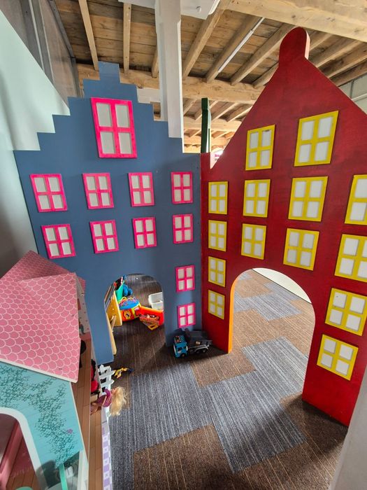 Drewniana konstrukcja ,,domek"