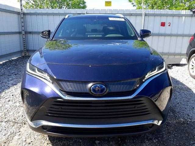 Toyota Venza LE 2021 +