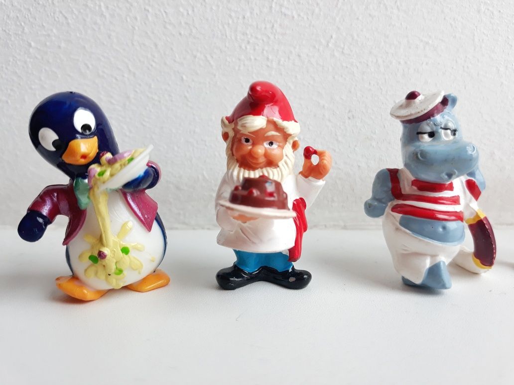 Фигурки из киндера 1992г: Покахонтас и Джон, гномик, бегемот, пингвин