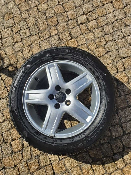 Vendo 4 rodas com pneu ( R 16 )