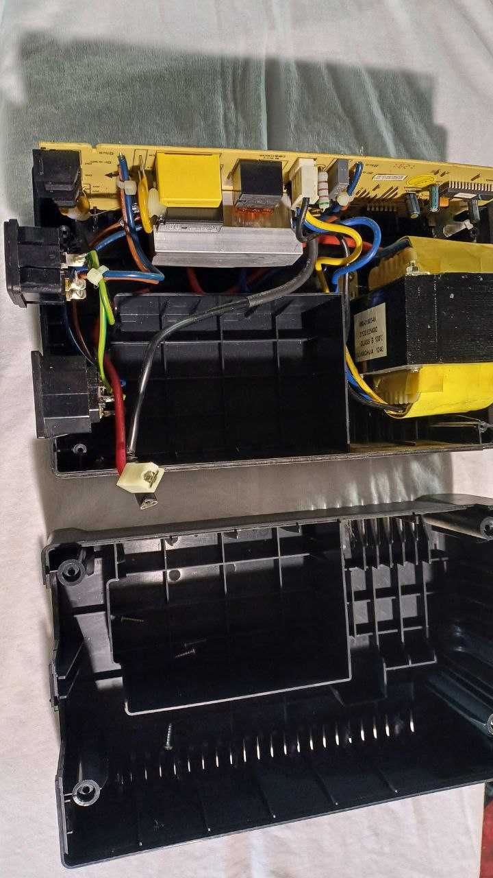 UPS Eaton Nova AVR 500 (SEM Batteria)