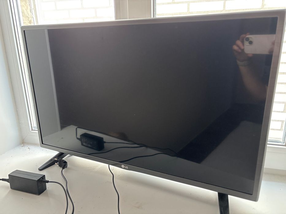 Телевізор Smart LG 32LH570U