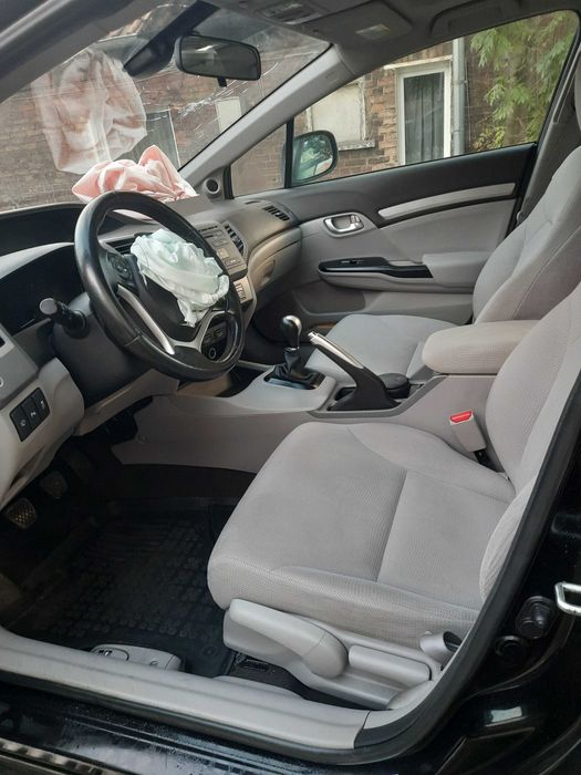 Honda Civic IX sedan 1.8 vtec Executive salon Polska niski przebieg