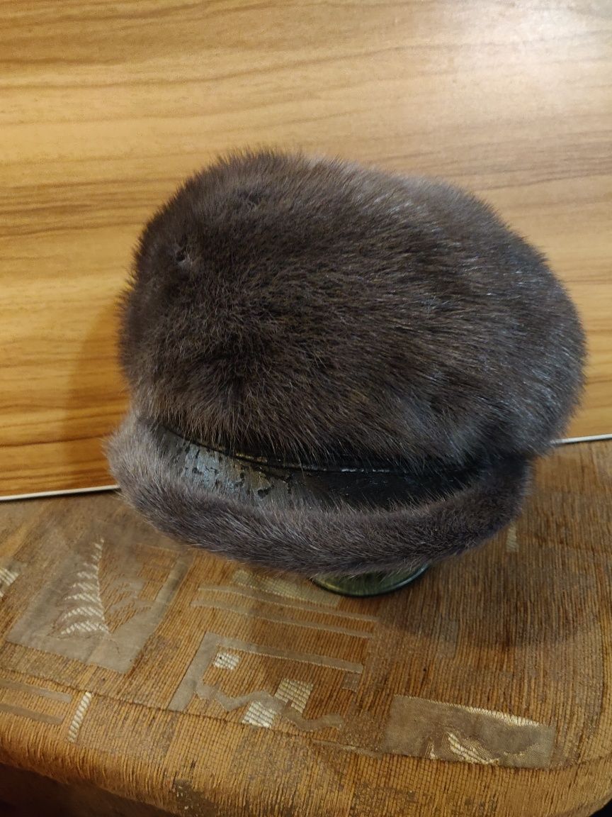 Берет из голубой норки