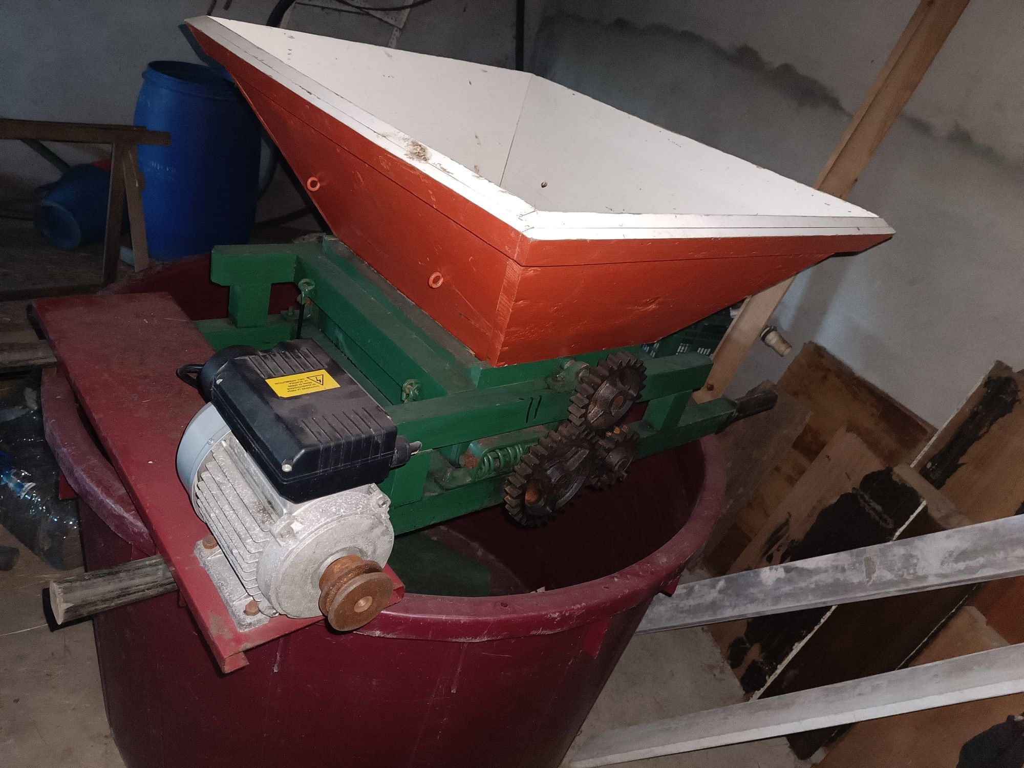 Relador uvas eléctrico + dorna