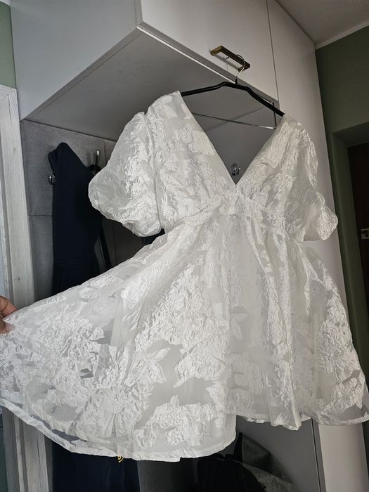 Rozkloszowana Biała mini