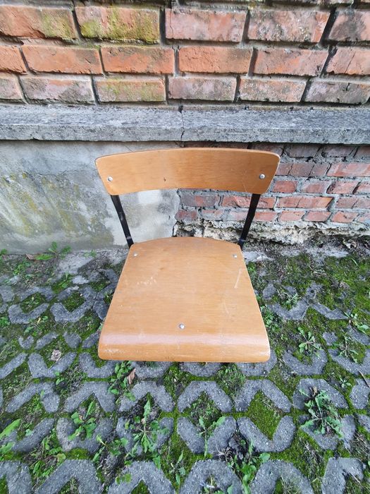 Krzesła szkolne 62 szt - cena za 1szt