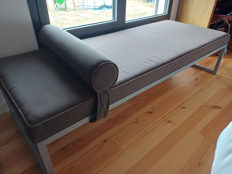 Chaise-longue com almofada