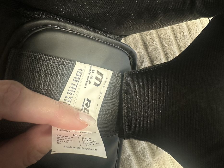 Комплект захисту для кікбоксингу Venum: шолом, перчатки, захист ніг