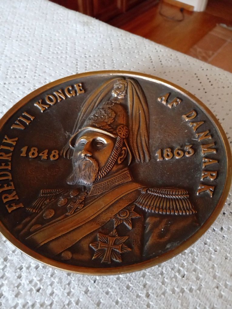 Medal z brązu sprzedam