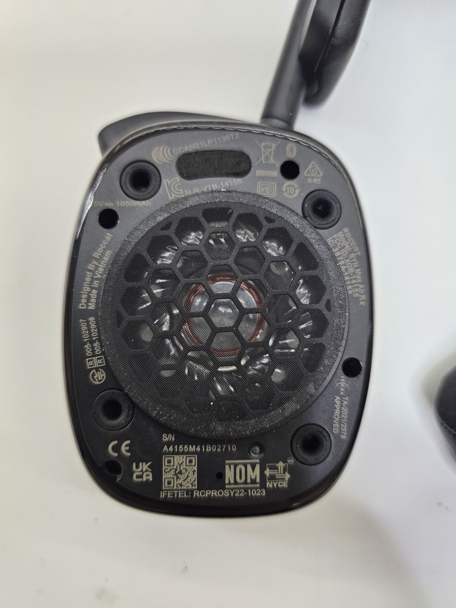 Навушники з мікрофоном ROCCAT SYN Max Air Black