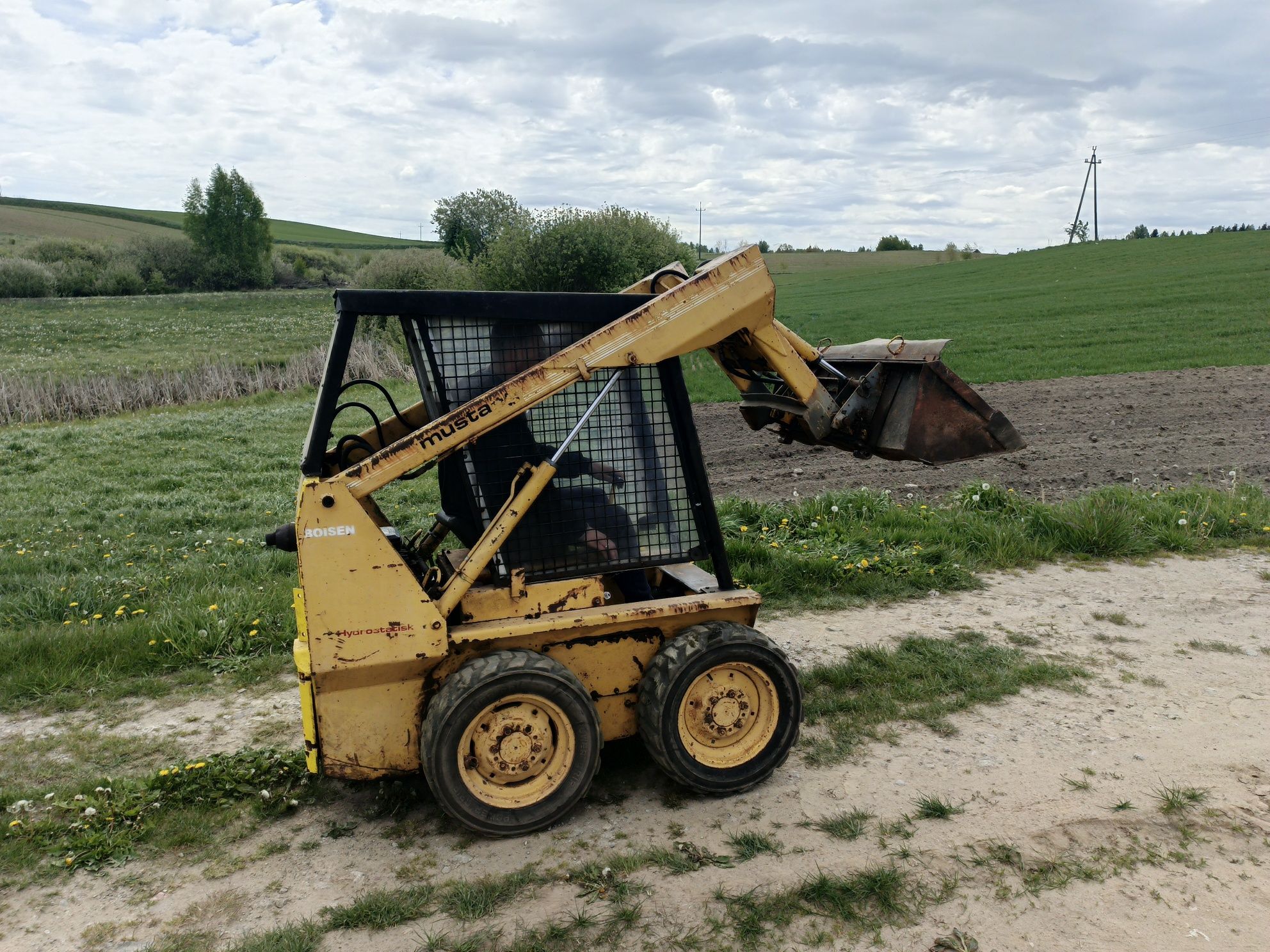 mini ładowarka miniładowarka mustang ( case bob cat gehl Belle bobcat