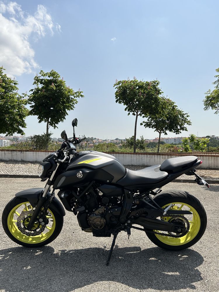 Yamaha MT-07 35kw deslimitada