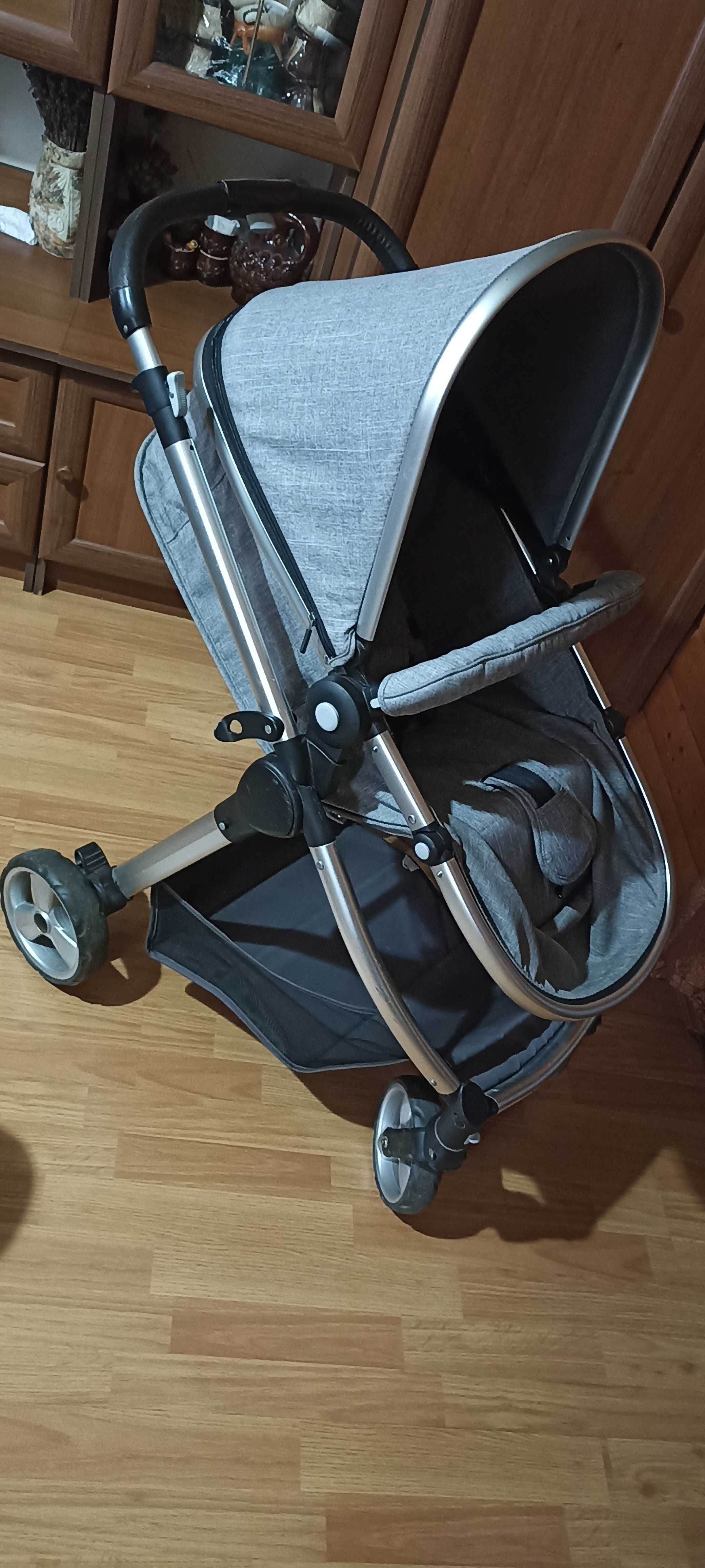 Продам коляску 3 в 1