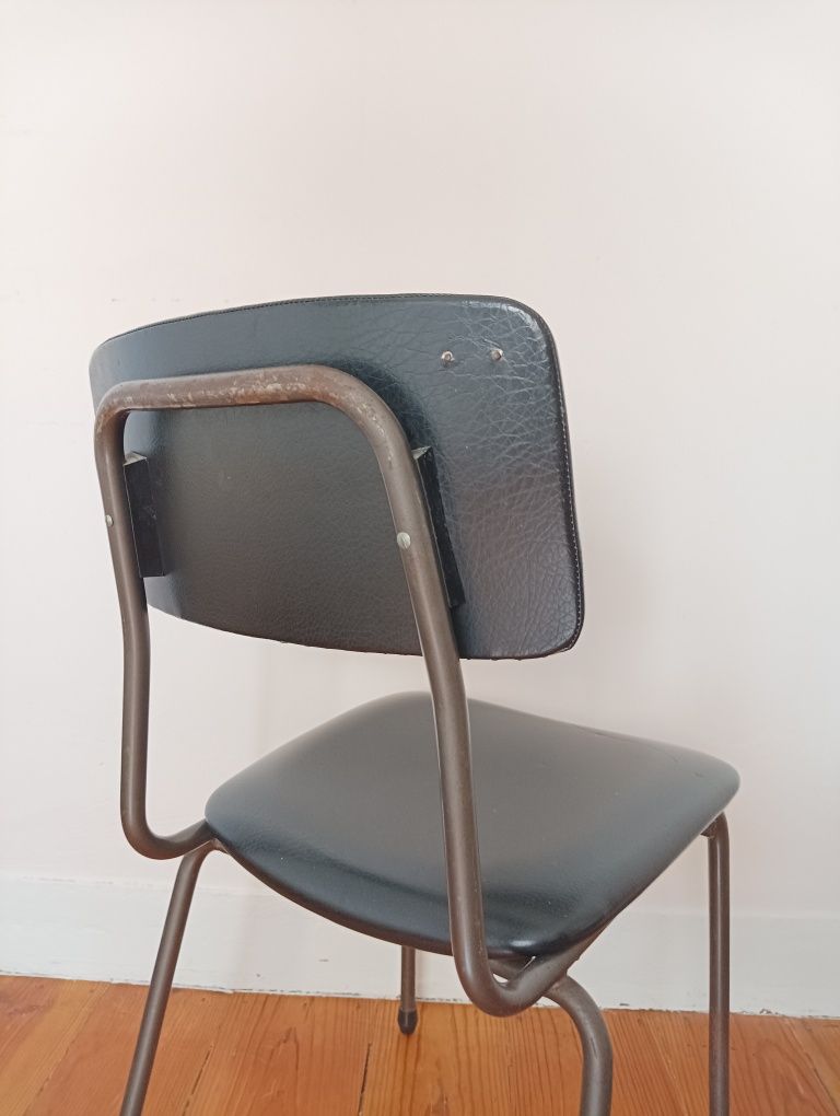 Cadeira super resistente