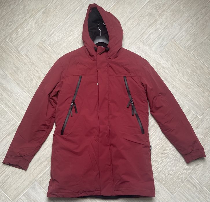 Продам зимову куртку Staff