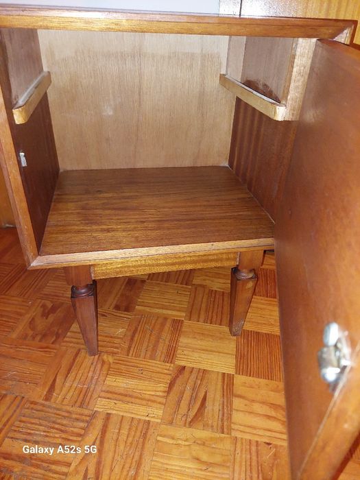 Mesa cabeceira vintage