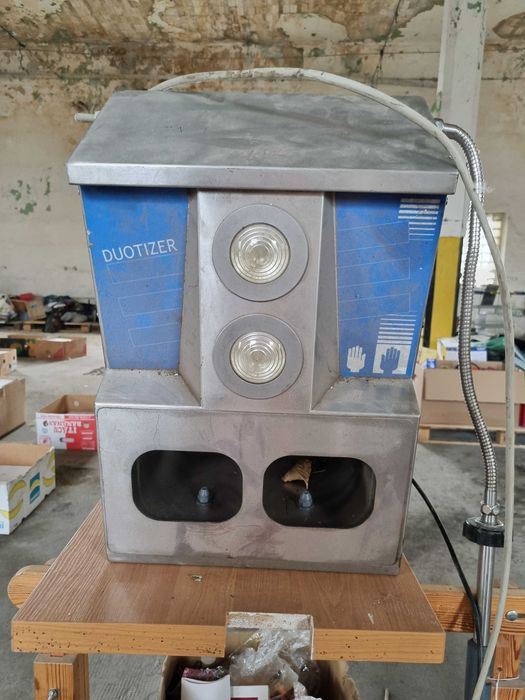 Dozownik środka dezynfekującego do rąk - używany w rolnictwie