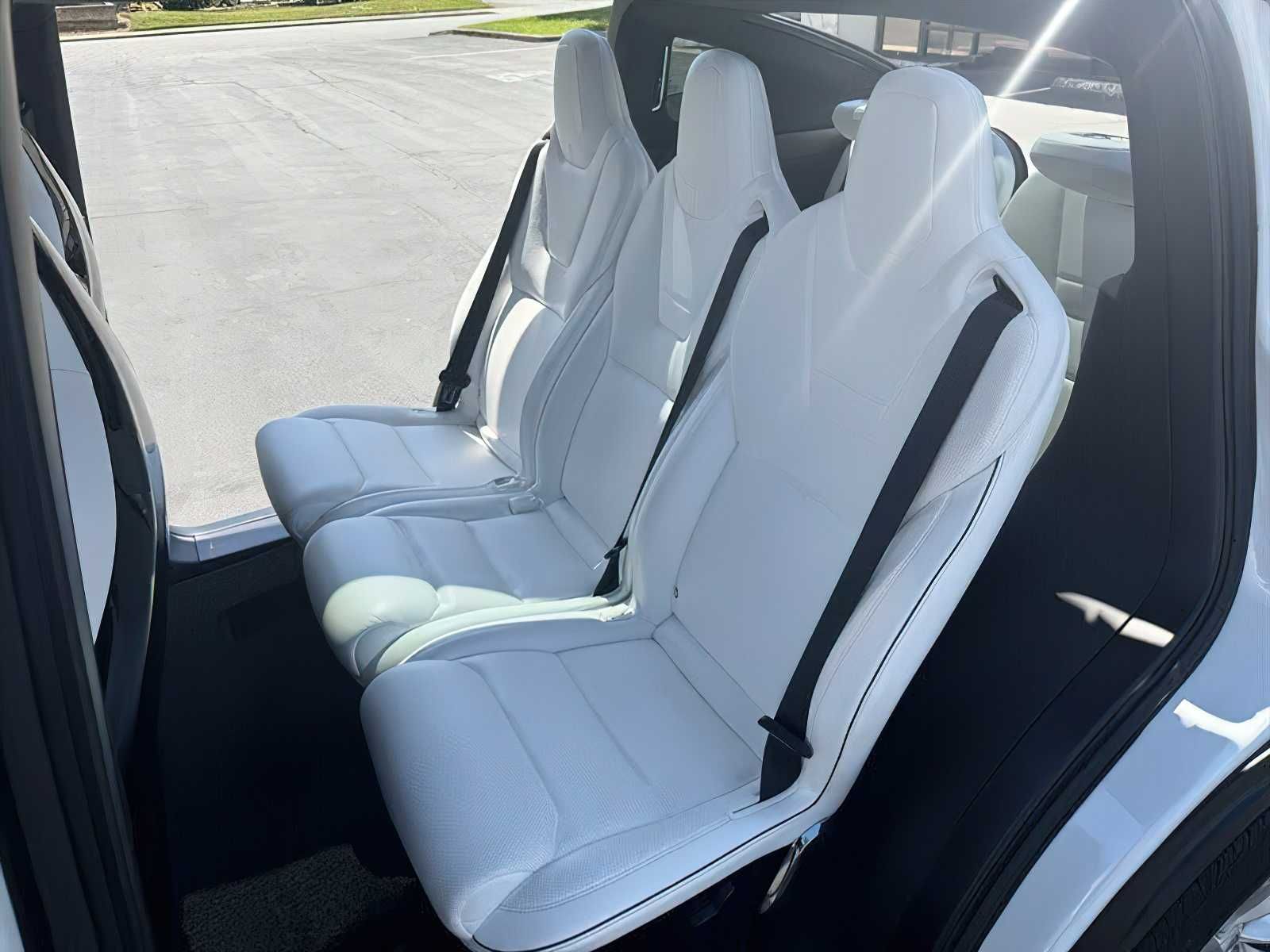 Tesla Model X      2016