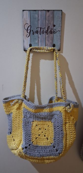 Mala croche feita à mão