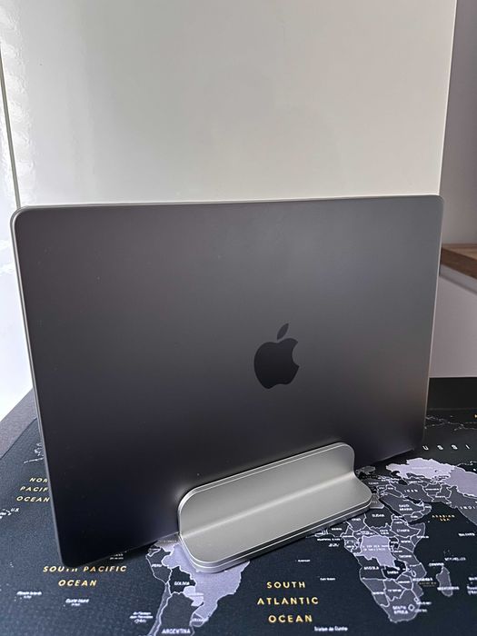 Stojak pionowy do Macbook Pro/Air