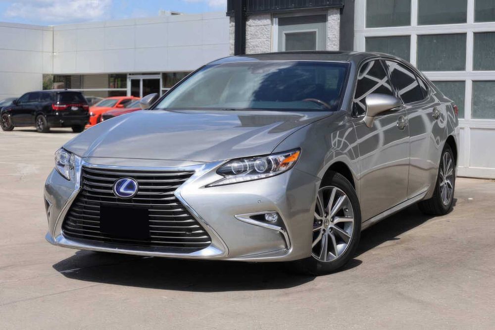 Lexus ES 300h      2018