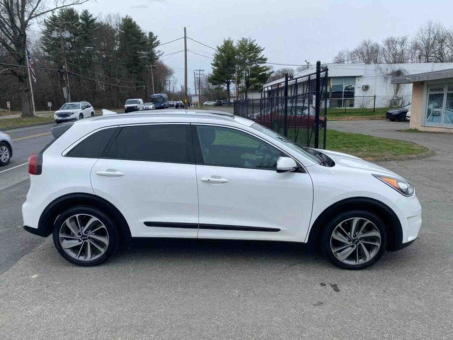 Kia Niro Touring      2018