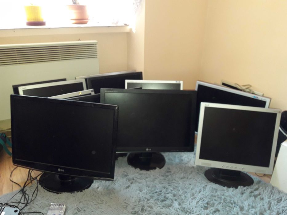 Monitory 15sztuk